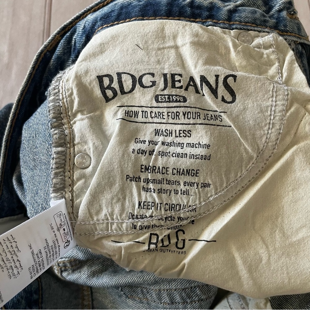 NWT BDG Logan Loose Barrel Jeans Women’s 27 Blue Denim Buckle Baggy Boyfriend - Picture 13 of 16